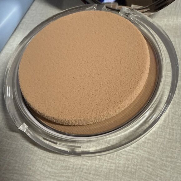 Clinique Bundle Stay-Matte Press Powder + Sheer Even Better™ Pore Defying Primer - Picture 5 of 6